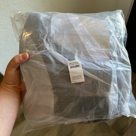 Avenue Mila Ankle Boot - Picture 8 of 9